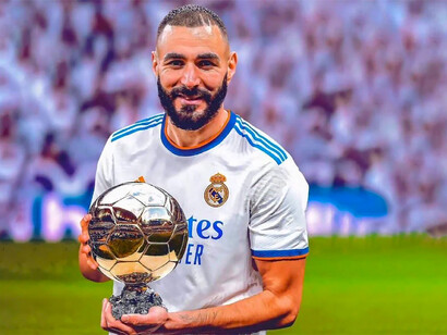 Karim Benzema. Vingt-quatre ans après Zinédine Zidane, Karim Benzema a été élu Ballon d’Or 2022