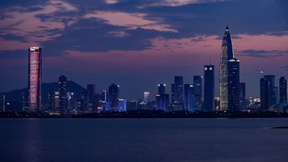 Baia di Shenzhen, skyline della megacittà, Cina