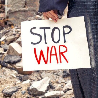  Difendere la patria da chi ci abitava già: il paradosso eterno della guerra santa