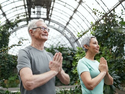 Yoga della risata. L’iniziativa vede coinvolgere non solo i pazienti, ma spesso anche gli operatori sociosanitari del settore e soprattutto i "caregiver" dei pazienti