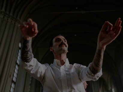 Maestro rege sua orquestra