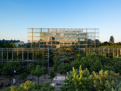 View of the building, Fondation Cartier pour l'art contemporain, Paris, 2013, © Jean Nouvel / Adagp, Paris, Photo : © Luc Boegly  
