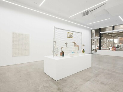Krzysztof Strzelecki, Rendezvous, exhibition view. Courtesy of Anat Ebgi Gallery