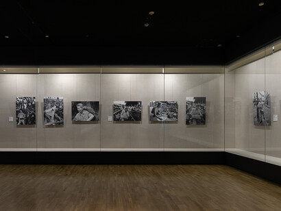Chua Soo Bin and Wu Guanzhong, Light within ink. Portraits of Wu Guanzhong through Chua Soo Bin’s Lens and works by Wu Guanzhong, exhibition view. Courtesy of Long Museum