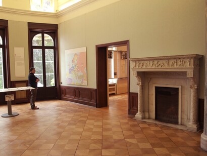 Sala conferenze della casa della Conferenza di Wannsee, Berlino, Germania