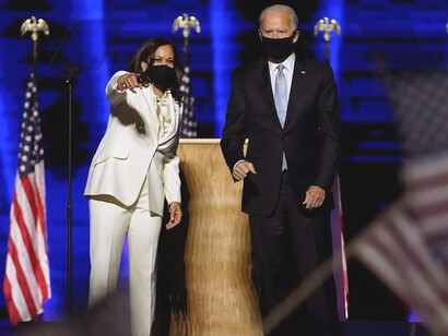Kamala Harris y Joe Biden en el discurso de aceptación de la presidencia