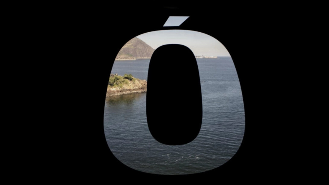 Sendo dado. Courtesy of Galeria Nara Roesler