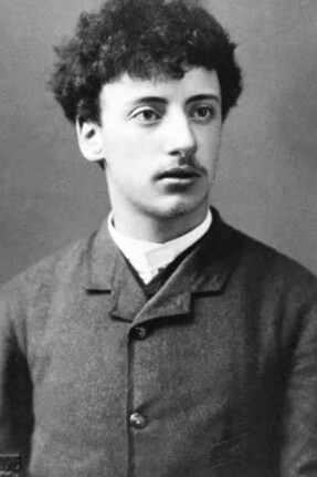 Gabriele d’Annunzio was a leading Italian writer of the late 19th and early 20th centuries