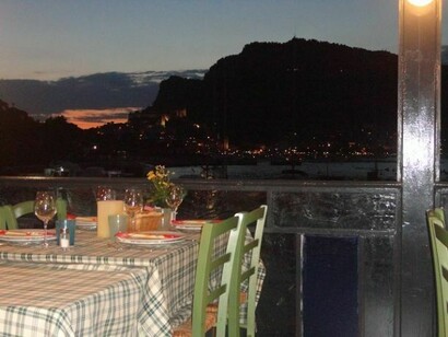 All is ready to have a romantic dinner