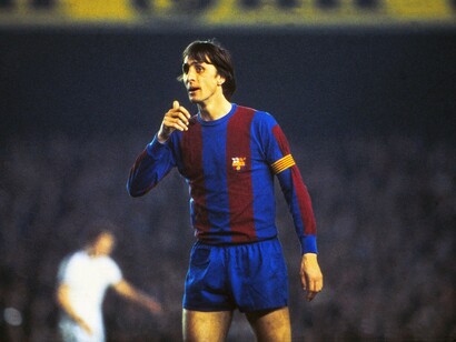 Cruyff con el brazalete de capitan del F.C. Barcelona