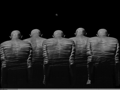 Ne pas accepter la condition de l'inévitabilité   crée des transferts de l’omnipotence. Photo Misha Gordin