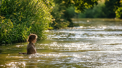 On 28 March 1941, Virginia Woolf ended her life by walking into the River Ouse with stones placed in the pockets of her overcoat. The image recreates this moment in the 2002 film The Hours, directed by Stephen Daldry
