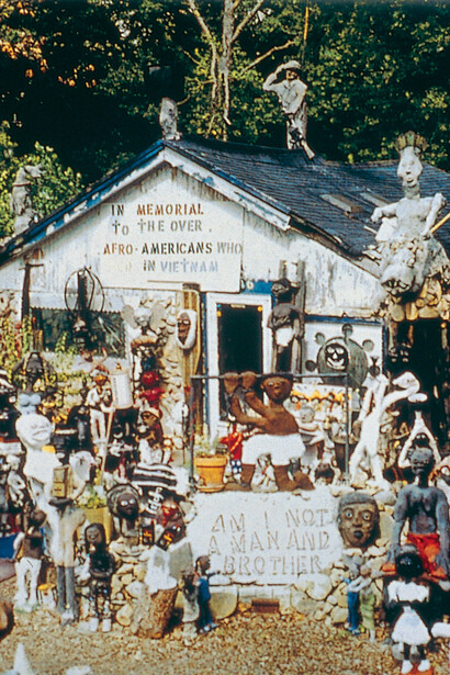 African-American Heritage Museum + Black Veterans Archive (site view, Aurora, IL), c. 1985–99
Photo: David Kargl, 1993
