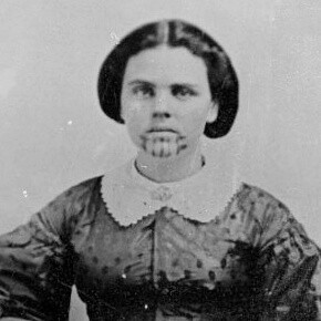 Olive Oatman visse diversi anni tra i Mohave, imparando la loro lingua e adottando le loro abitudini