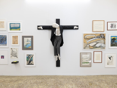 Fabio Mauri, L’esperimento del tempo, vista della mostra. Cortesia di Galleria Michela Rizzo