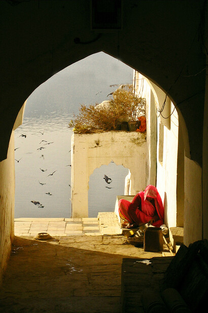 Pink Sari by Holy Lake - Pushkar © Nick Kenrick