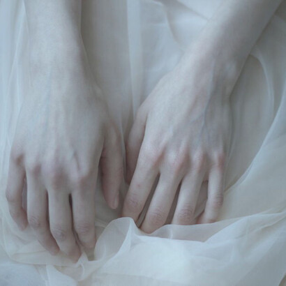 Le tue mani. Ph Laura Makabresku