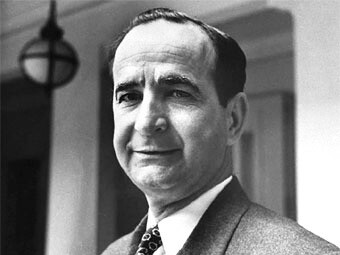 José Figueres Ferrer, sirvió como el 32° y 36° presidente de la República de Costa Rica en tres periodos, 1948-1949, 1953-1958 y 1970-1974