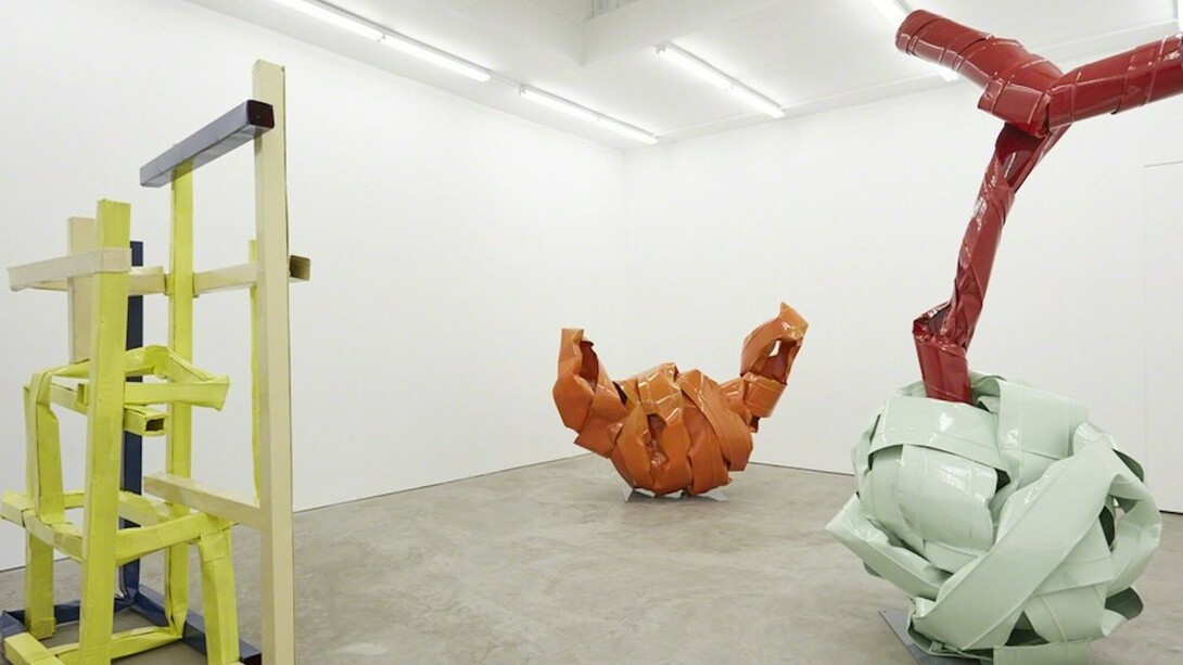 Siempre Sculpture, Exhibition view. Courtesy of Mier Gallery 