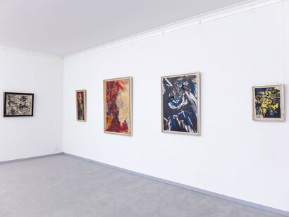 Verschiedene Künstler, Weltkunst für frieden und freiheit, ausstellungsansicht. Mit freundlicher genehmigung von Galerie Henze & Ketterer