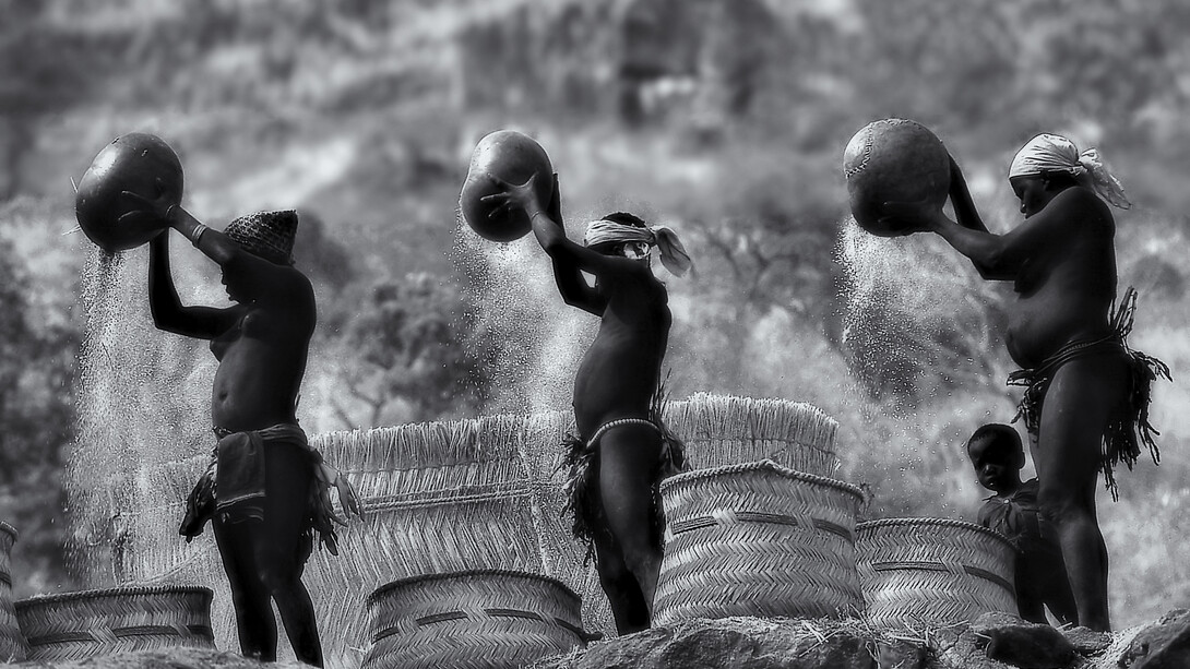 Camerun – Donne di etnia Koma al lavoro nei pressi di un villaggio sui Monti Alantika - Ph Sergio Pessolano