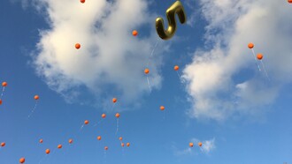 El quinto cumpleaños de Ariel Bibas en Hostages Square, Tel Aviv, Israel