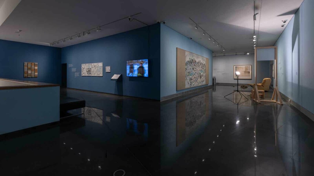 Museo de memorias inconstantes, vista de exhibición. Cortesía del Museo Universidad de Navarra