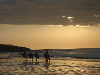 Tamarindo, Costa Rica. Paseo en caballo a la orilla del mar