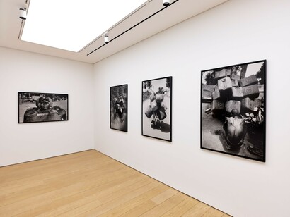 Romuald Hazoumè, Les fleurs du mâle, exhibition view. Courtesy of Gagosian