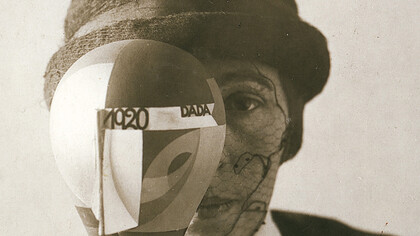 Nic Aluf. Portrait of Sophie Taeuber with Dada head, 1920. Gelatin silver print, 20.9 x 16.6 cm. Galerie Berinson, Berlin © Estate of Nic Aluf
