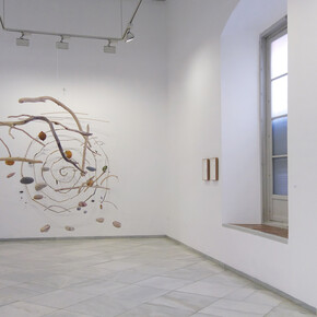 Eugenio Ampudia, Millions of years of electrical discharges, exhibition view. Courtesy of Rafael Ortiz Gallery