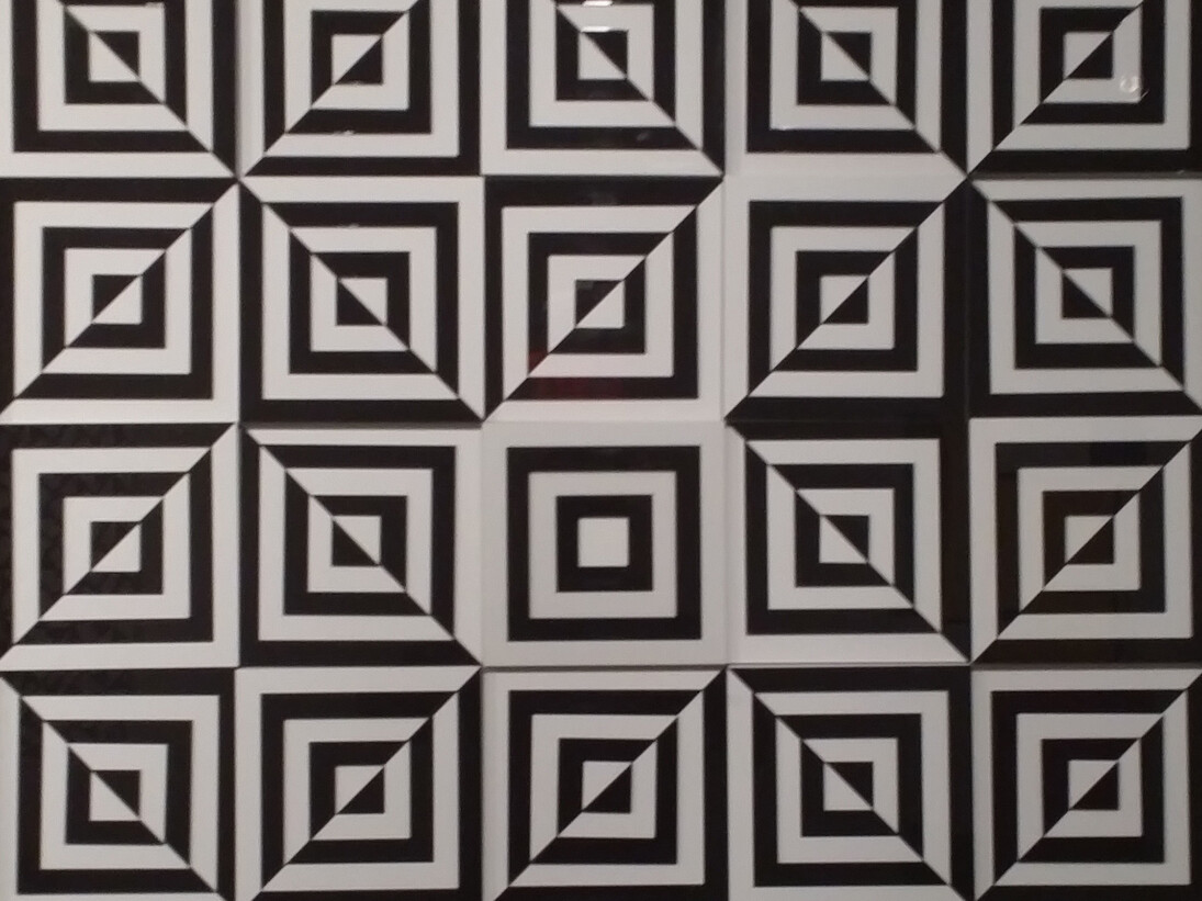 Uili Lousi. 221. 3D cut glass. 120 x 120 cm