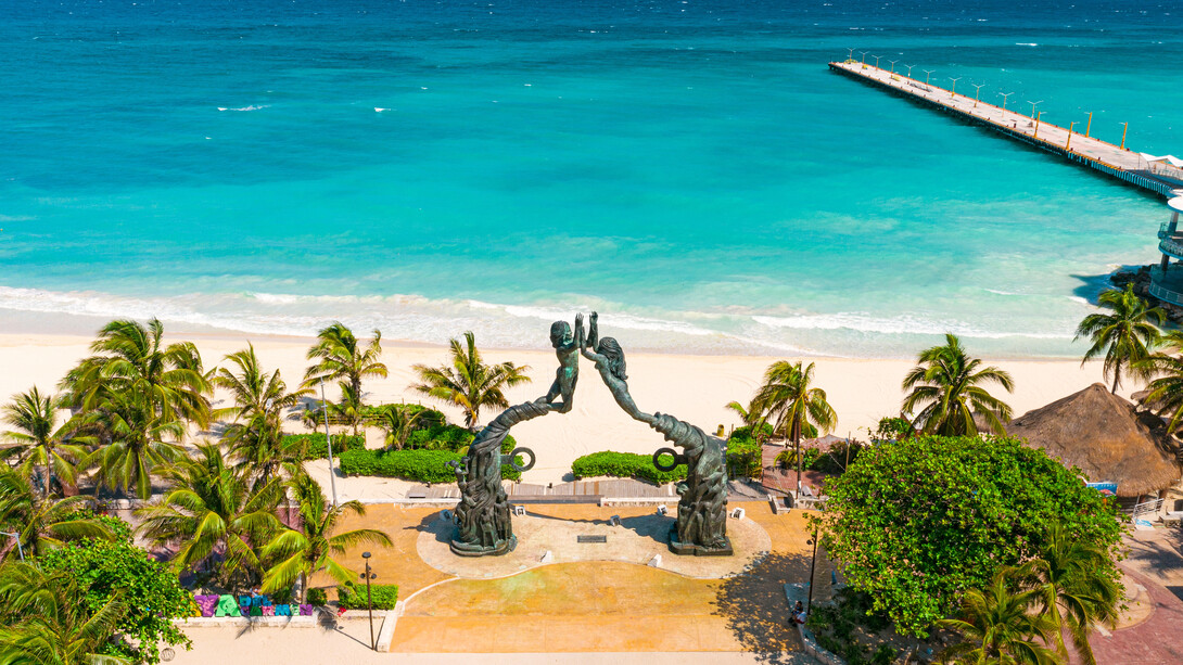 Vista aérea del Portal maya en Playa del Carmen, Quintana Roo, México