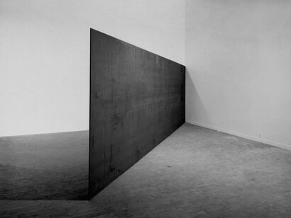 Reverse Curve. Courtesy of Gagosian Gallery