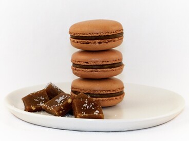 “Macaron infiniment caramel” o macarrón de caramelo, creado por Pierre Hermé en Francia