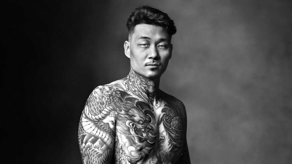 Mark Laita, Johnny, ex gang member (detail), Los Angeles, 2023. Courtesy of Fahey/Klein Gallery