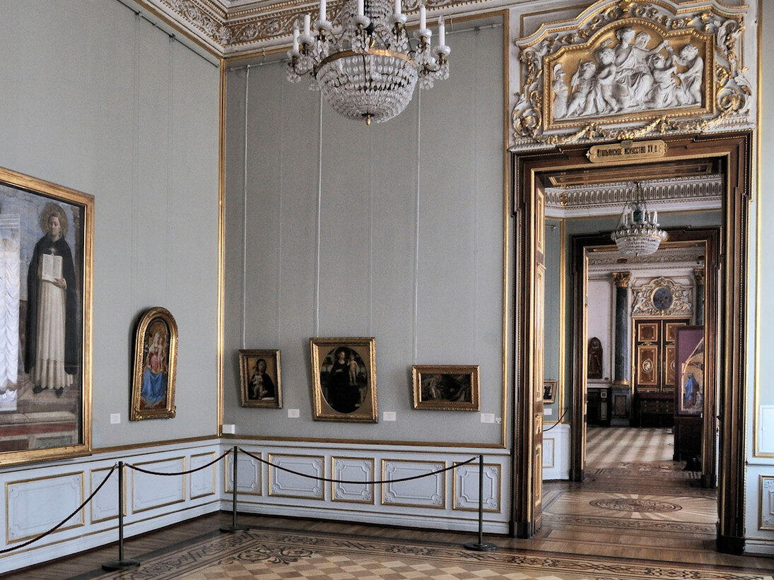 Italian Renaissance Art, Exhibition view. Courtesy of The State Hermitage Museum