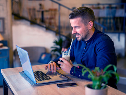 Representação de Jan Van Bat. O nosso Jan, não pôde expôr completamente a defesa económica do comércio exterior, primeiro, porque o assunto de botequim apenas abre frentes mas, não define nem determina teorias, nem deveria... 