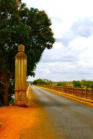 Fronteira entre as províncias de Nampula e Cabo Delgado, em Moçambique. Os nativos de cabo Delgado viram-se obrigados a abandonar suas casas por conta desta guerra a procura de locais seguros nas províncias vizinhas de Cabo Delgado, até aí a única informação que se tinha era de que uma célula terrorista atacava as casas e aldeias, a fim de afugentar os nativos para montarem suas bases militares para fortalecer seus ataques