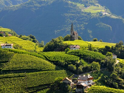 Bolzano, Italia. Entorno natural de la ciudad. Por gentil concesion de Azienda di Soggiorno e Turismo di Bolzano