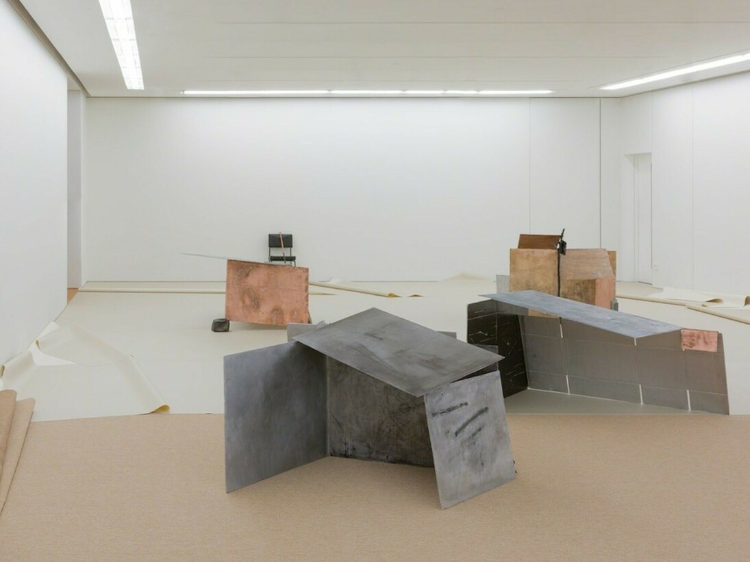 View of Tatiana Trouvé's solo exhibition "House of Leaves" at Perrotin, Hong Kong, 2017. Photo: Ringo Cheung
© Tatiana Trouvé / ADAGP, Paris & SACK, Seoul, 2017 Courtesy Perrotin