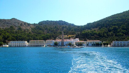 Il monastero di Panormitis sull’isola di Simi, Grecia