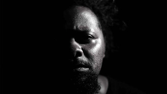 Azagaia. Azagaia foi um rapper conhecido por abordar, nas suas músicas, assuntos sociais e/ou políticos de Moçambique