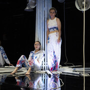 (Nicht)mütter! ([non]mothers!). Courtesy of Residenztheater