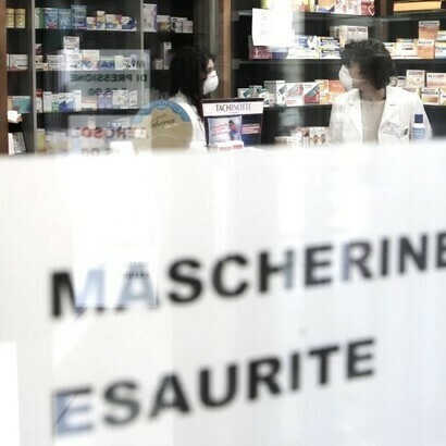 Sul web pullulano consigli su come fare a casa le mascherine. Bisognerà provare!
