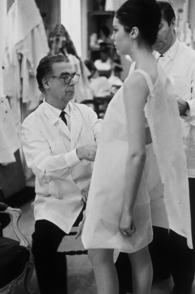 Balenciaga se convirtió a partir de los años cuarenta en el diseñador más prestigioso de Europa