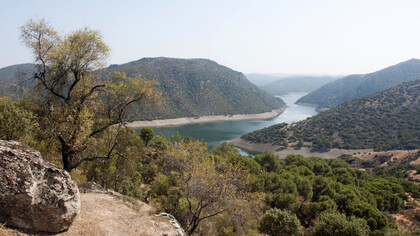 El embalse del Jándula, pantano situado en el parque natural de la Sierra de Andújar
