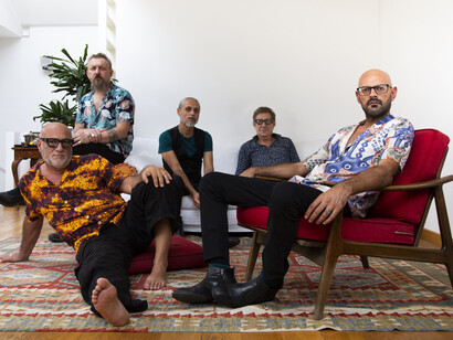 Bright Magus e l'album d'esordio “Jungle Corner”. Prima di realizzare il primo album "Jungle Corner", la band ha fatto qualche live per amalgamare l'insieme delle idee venute fuori durante le improvvisazioni registrate da Tullio Treffiletti nell'home studio del trombettista 