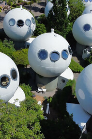 The Bolwoningen project in ’s-Hertogenbosch comprises 50 ball-shaped houses, grouped together near a canal in the residential area of Maaspoort