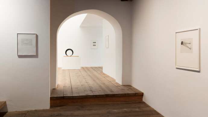 Markus Raetz, Exhibition view. Courtesy of Galleria Monica De Cardenas